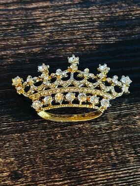 Gold Tone Crystal Rhinestone Crown Brooch‎